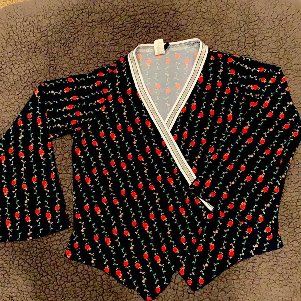 🌹Rose Light Weight Sweater by Insta Girl 🌹